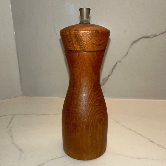 NEW Unique Collection of 5 Vintage Denmark Pepper Mills Teak Wood - Picture 5 of 13